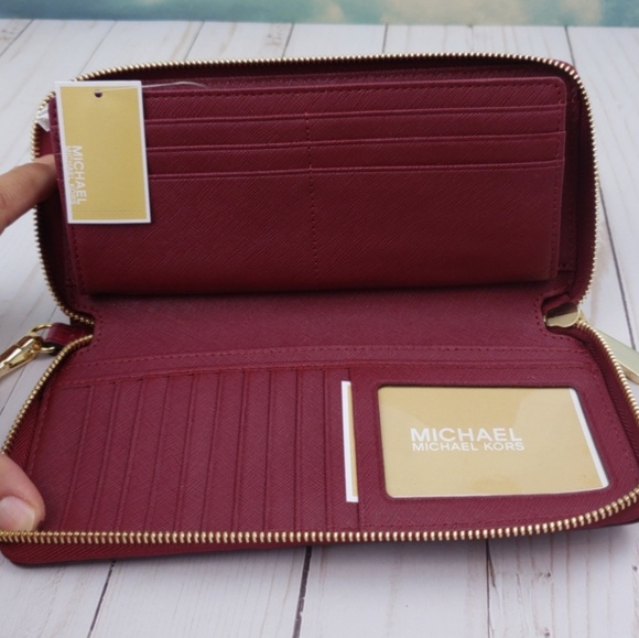 Michael Kors Continental Wallet Wristlet - Picture 5 of 8